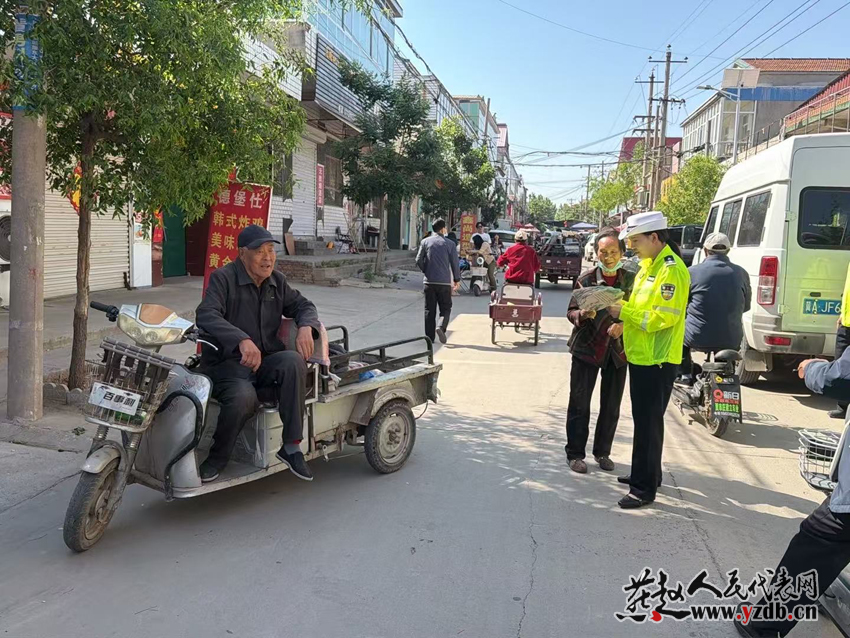 ޻�ǽ����߽�ũ�弯�п�չ��·��ͨ��ȫ�����